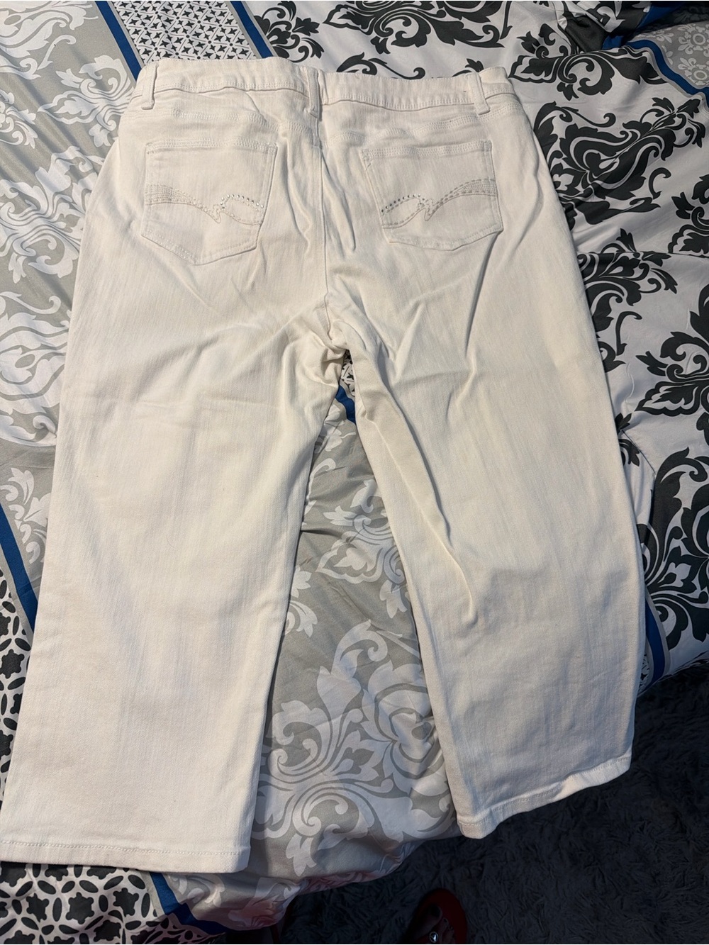 Classic White Women's Jean Capris